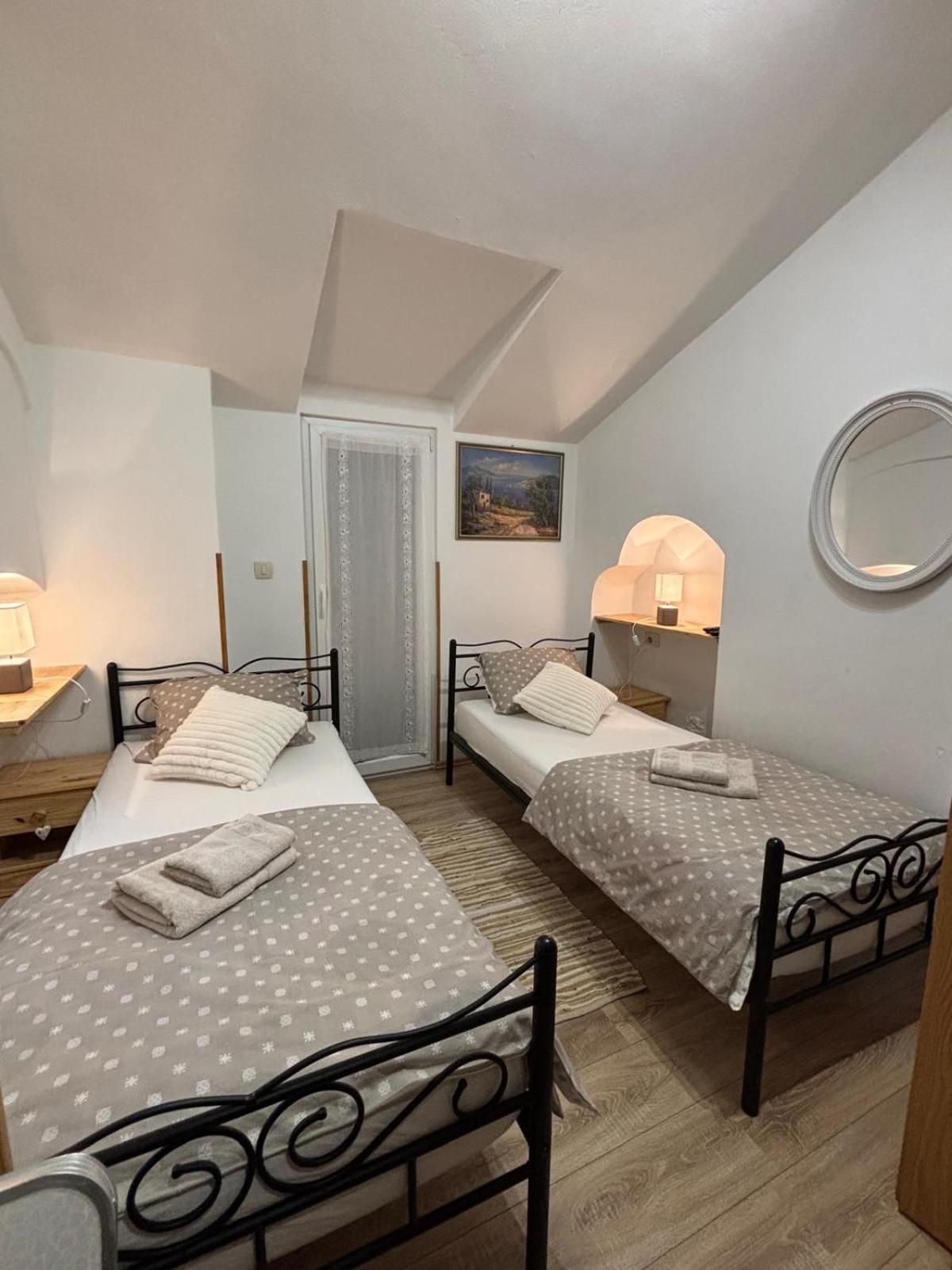 Apartmán Antonia & Arian Roč Exteriér fotografie